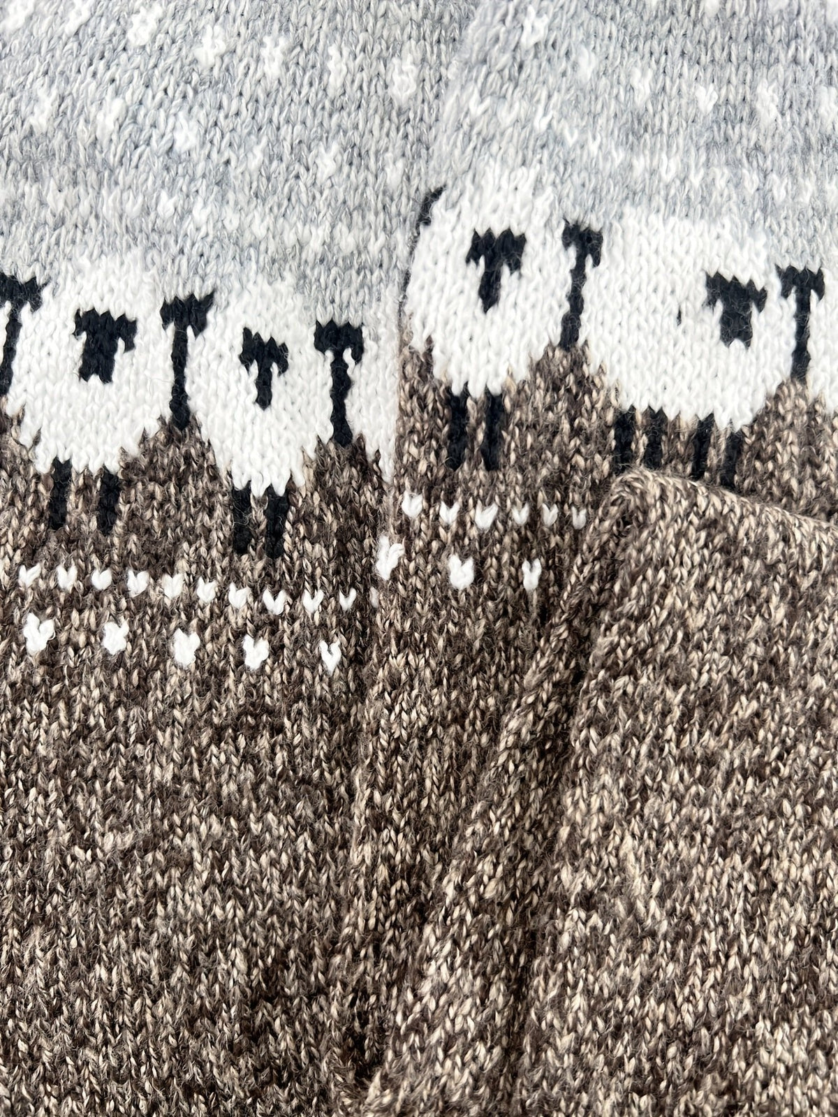 Roque | Women's Cozy Sheep Jacquard Chunky Knitted Sweater