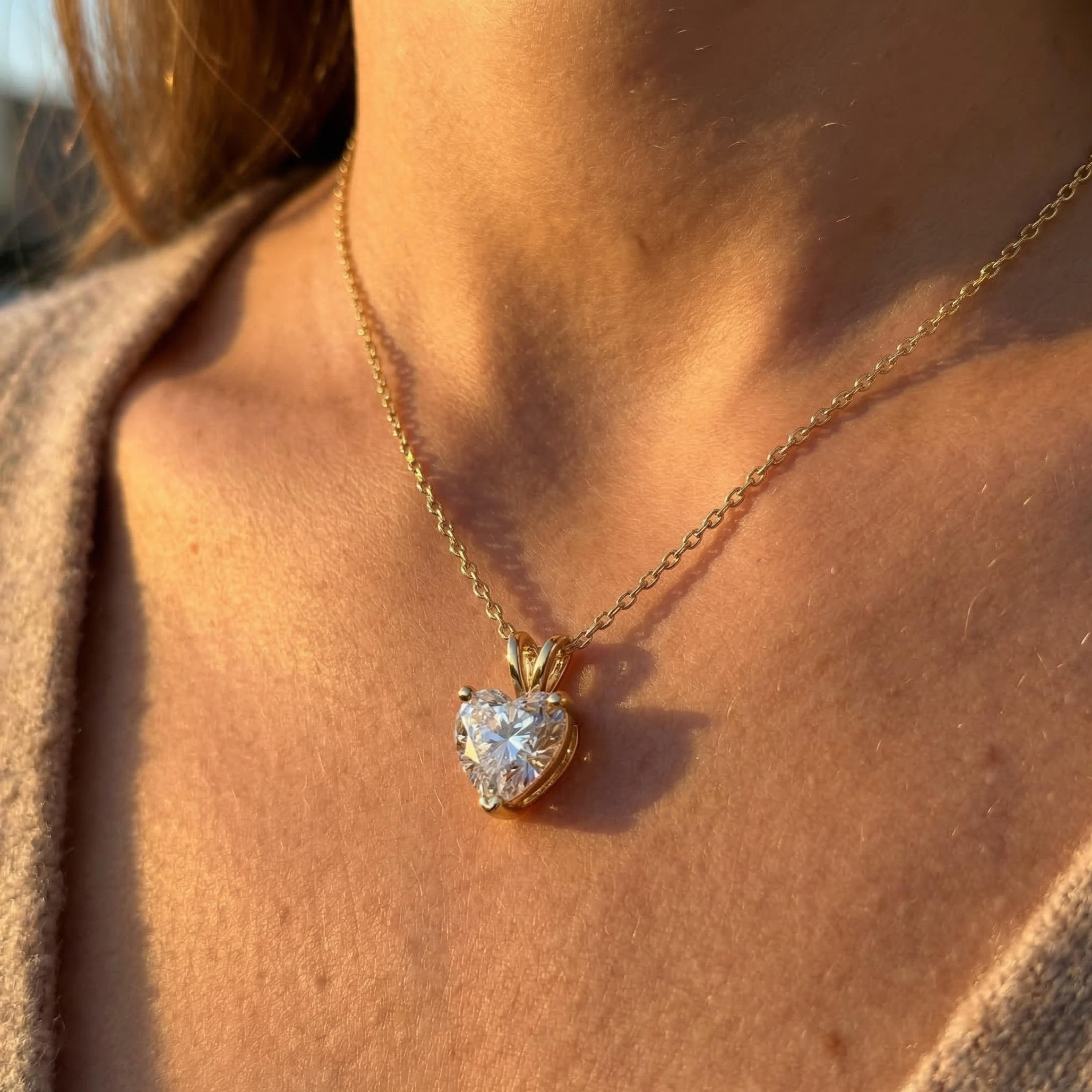Fiorisse | Heart Cut Pendant Necklace for Women - Gold Delicate Elegant Romantic Fit-Necklaces-Gold-Camoufit