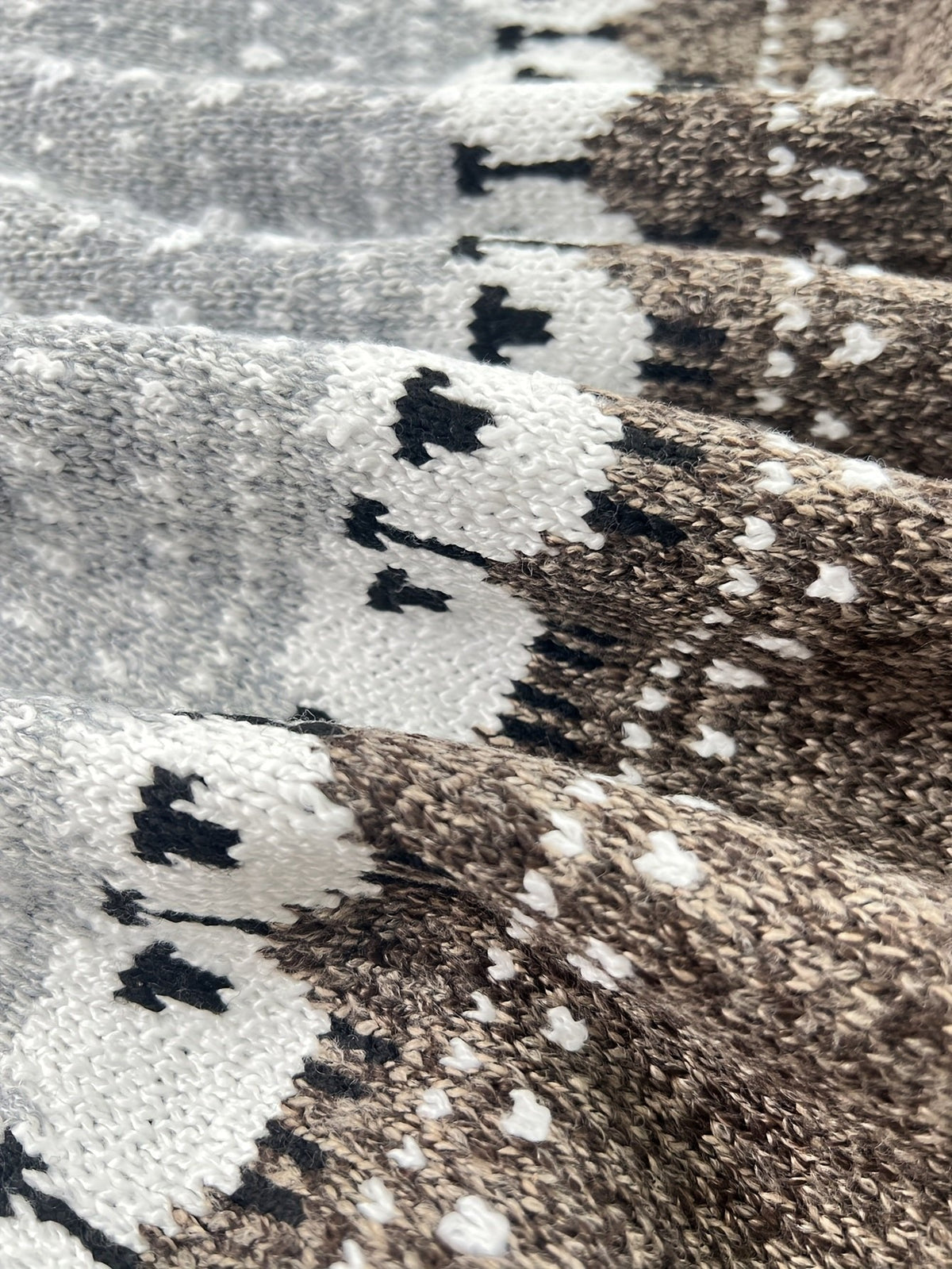 Roque | Women's Cozy Sheep Jacquard Chunky Knitted Sweater