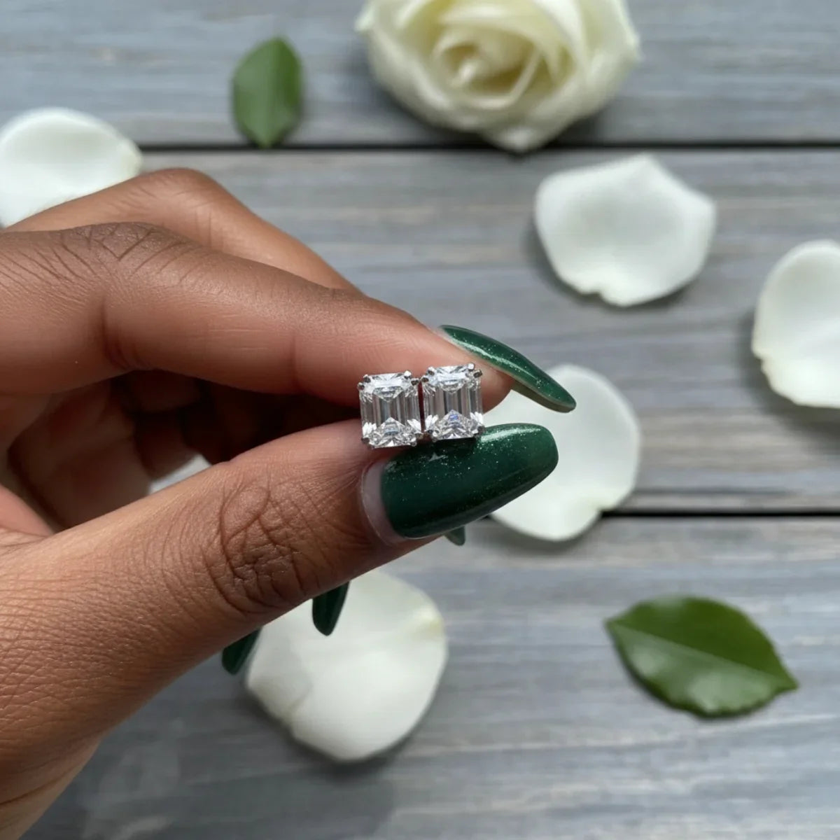 Alviera | Emerald Stud Earrings for Women - Timeless Sparkling Delicate Elegant Fit-Earrings-Silver-Camoufit
