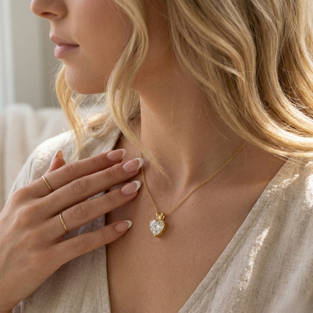 Fiorisse | Heart Cut Pendant Necklace for Women - Gold Delicate Elegant Romantic Fit-Necklaces-Gold-Camoufit