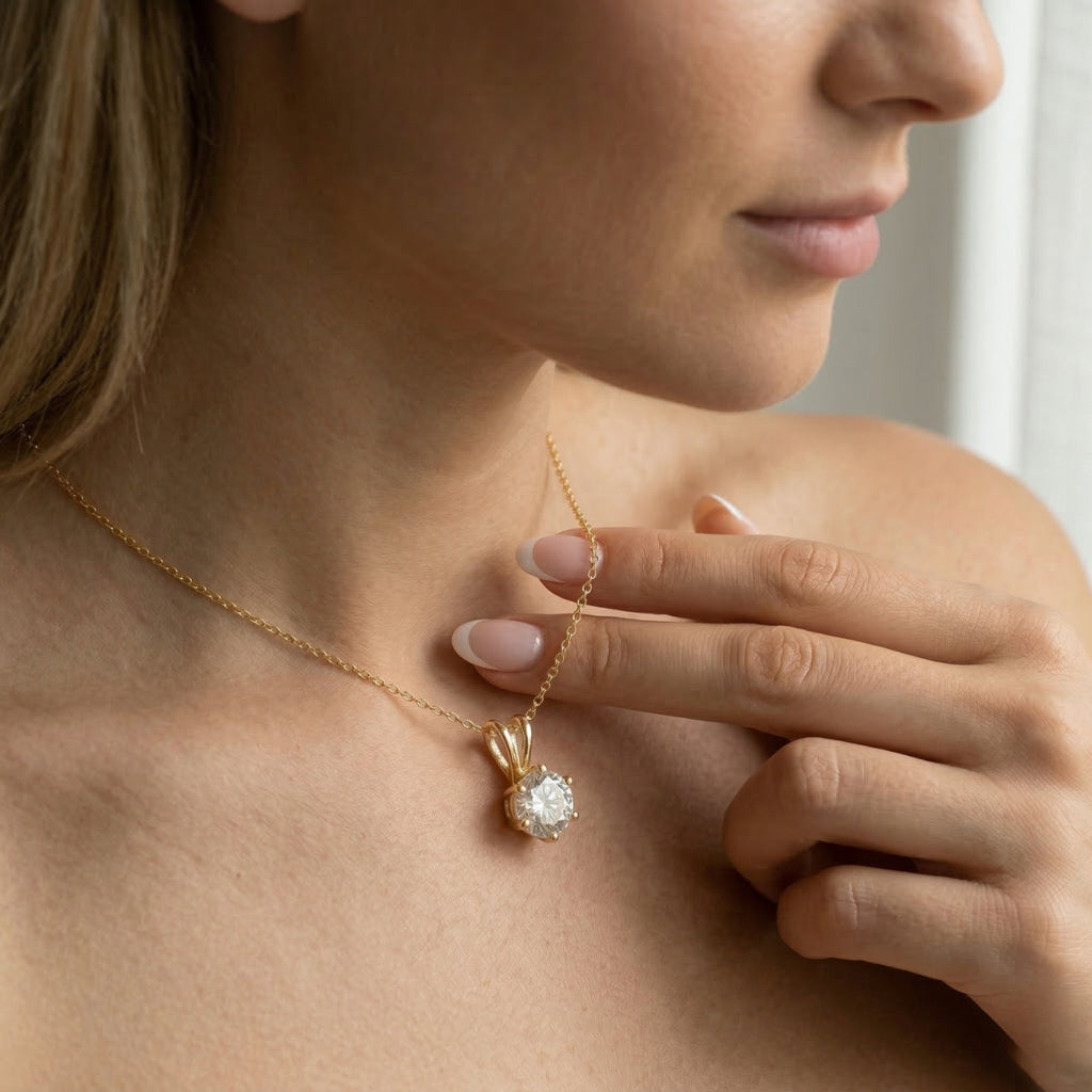 Rosélune | Halo Pendant Necklace for Women - Round Cut Stone Delicate Minimalist Elegant Fit-Necklaces-Gold-Camoufit