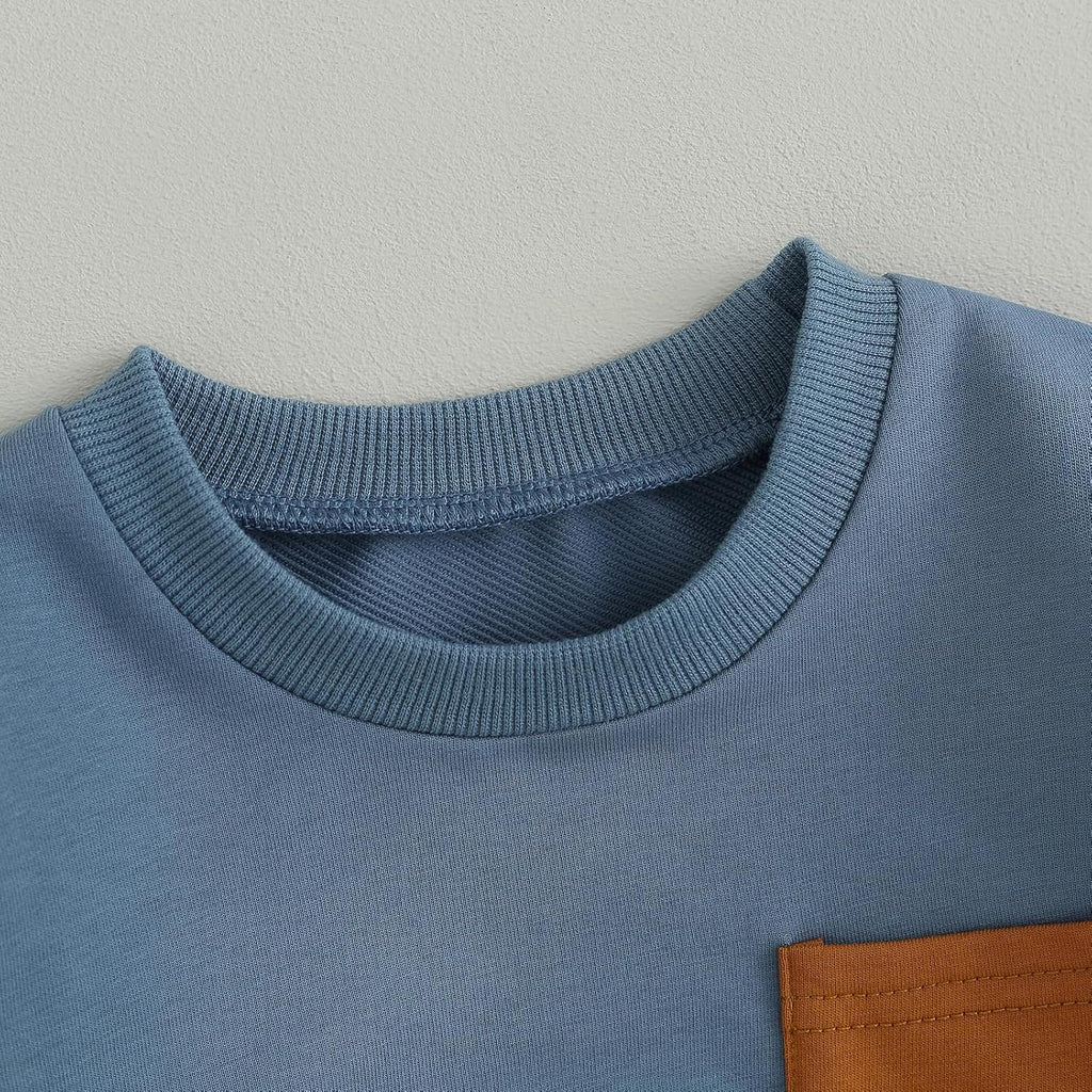 Light blue sweatshirt crew neck with ribbed trim and brown patch
