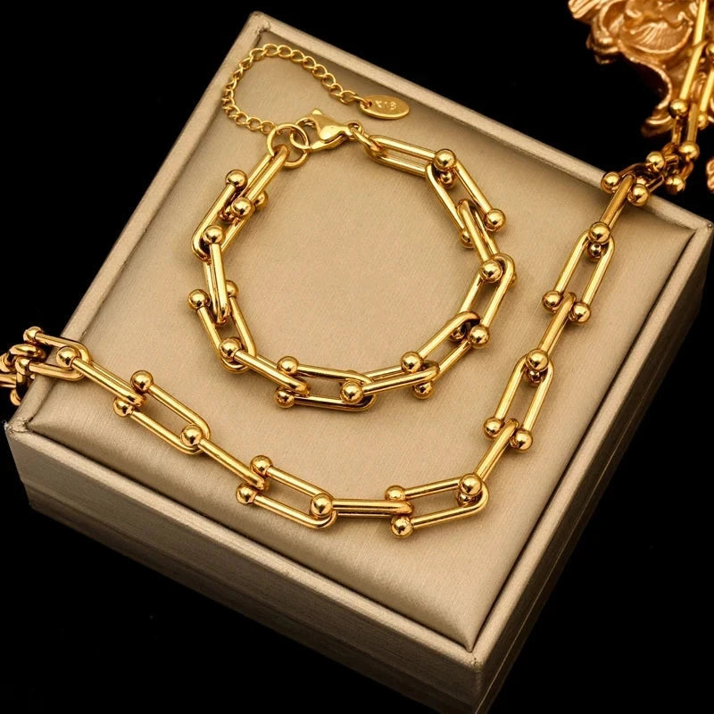 Valéne | Women's Necklace – Gold Tone Chain Link Design-Jewelry-Necklace & Bracelet-