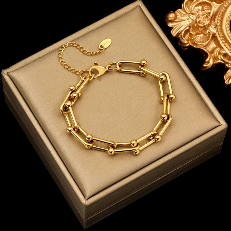 Valéne | Women's Necklace – Gold Tone Chain Link Design-Jewelry-Bracelet-