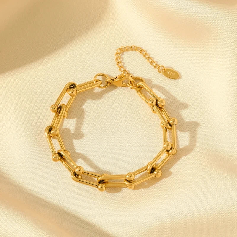 Valéne | Women's Necklace – Gold Tone Chain Link Design-Jewelry-Necklace-