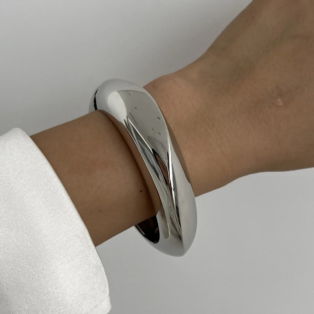 Elegant Fluid Cuff Bracelet – Open Statement Design-bracelet-Silver Bold Cuff-
