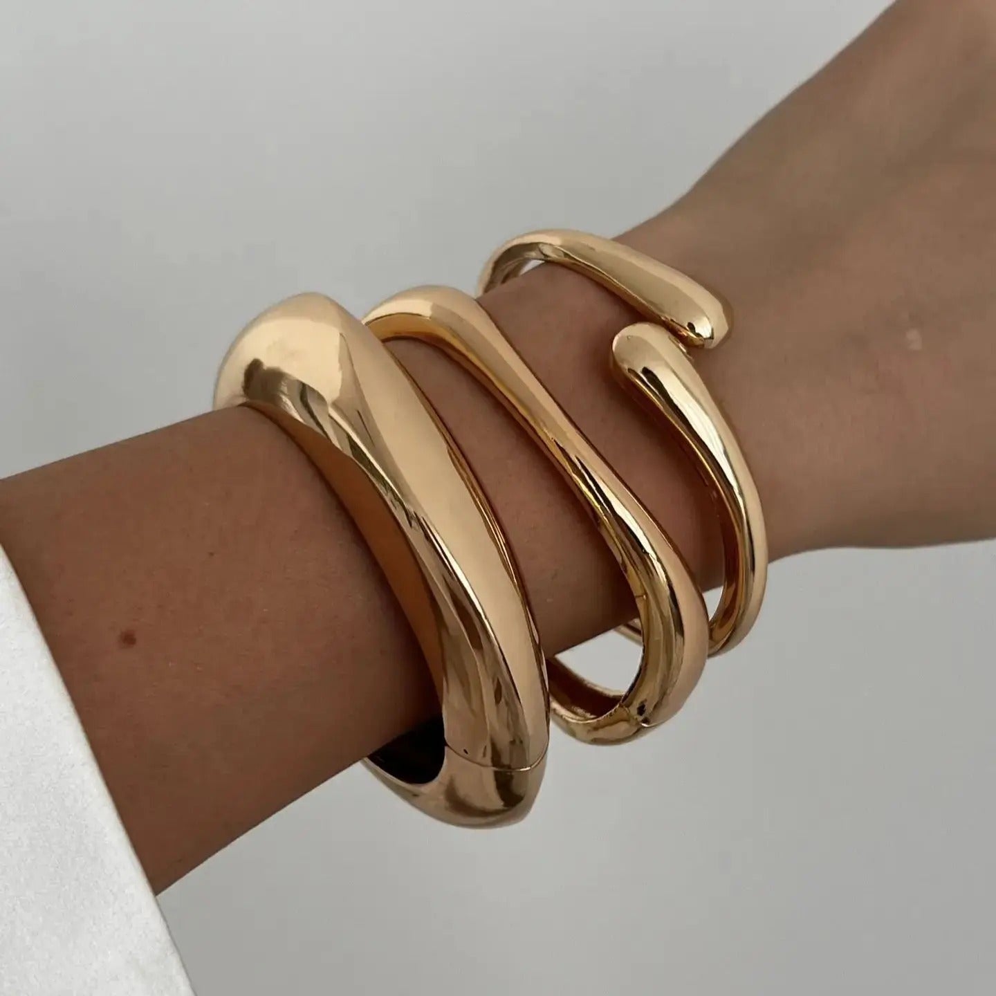 Elegant Fluid Cuff Bracelet – Open Statement Design-bracelet-Golden Flow Cuff-