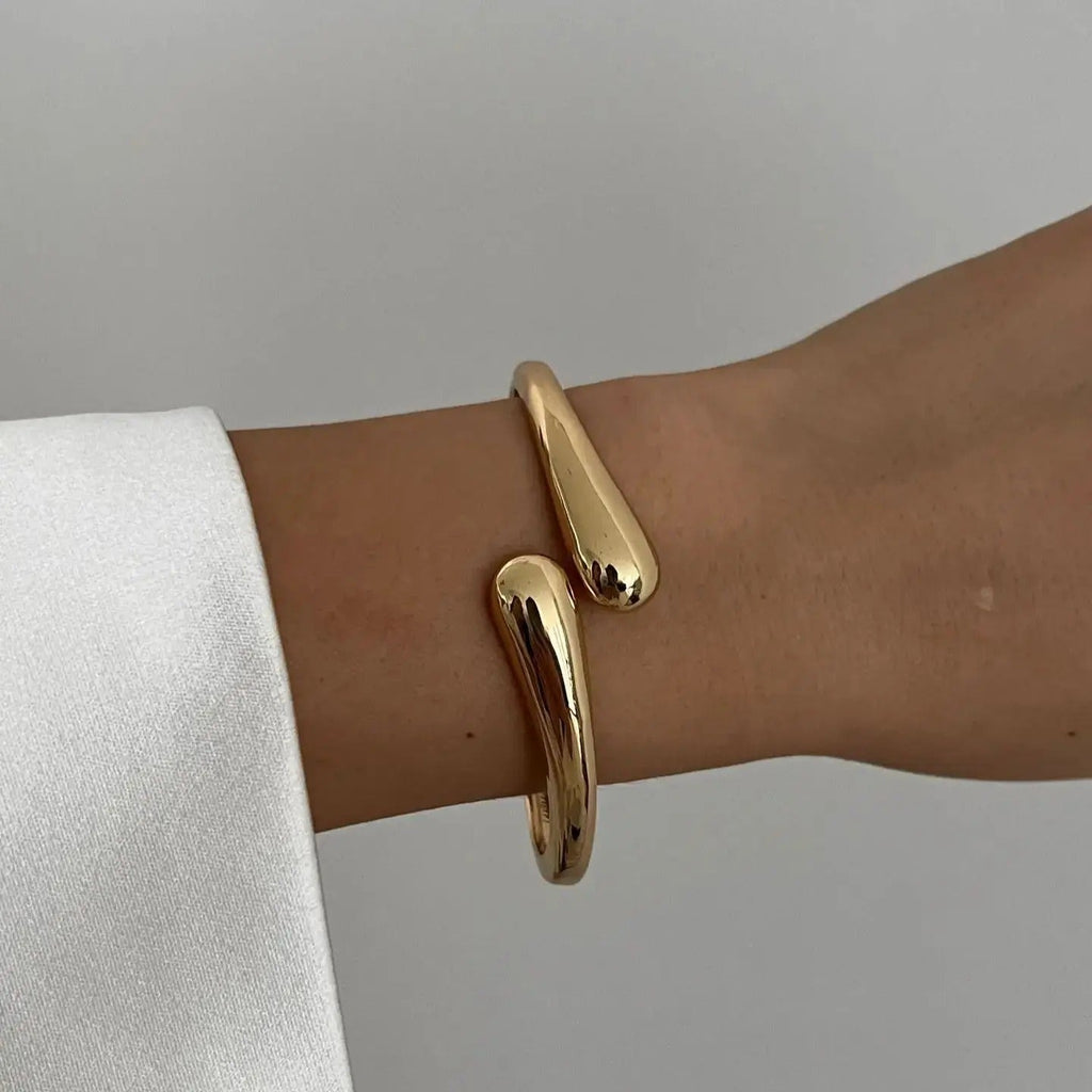 Elegant Fluid Cuff Bracelet – Open Statement Design-bracelet-Golden Arc Cuff-