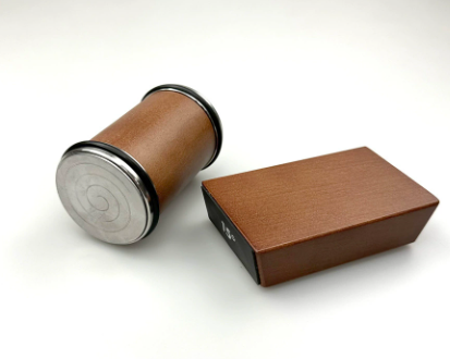 Rolling knife sharpener with brown handle, metal base and diamond disc, 15° guide block
