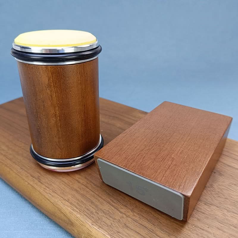 Wood rolling knife sharpener with round lid top and magnetic angle support block