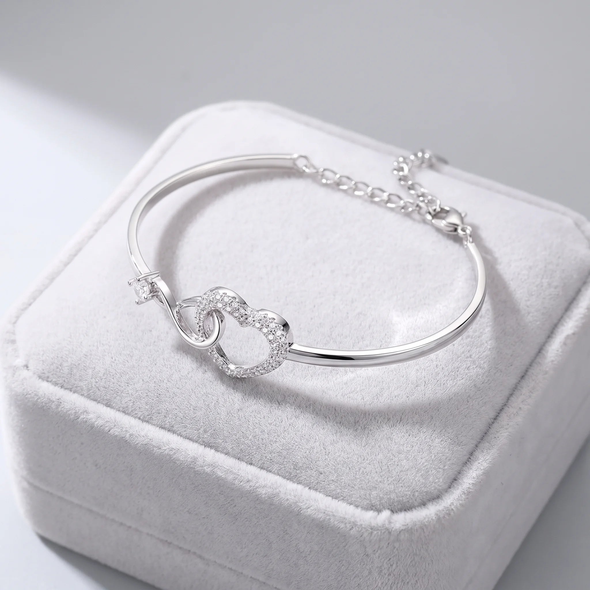 Novara | Infinity Heart Bracelet for Women - Crystal Interlocking Elegant Fit-bracelet-Silver-Camoufit
